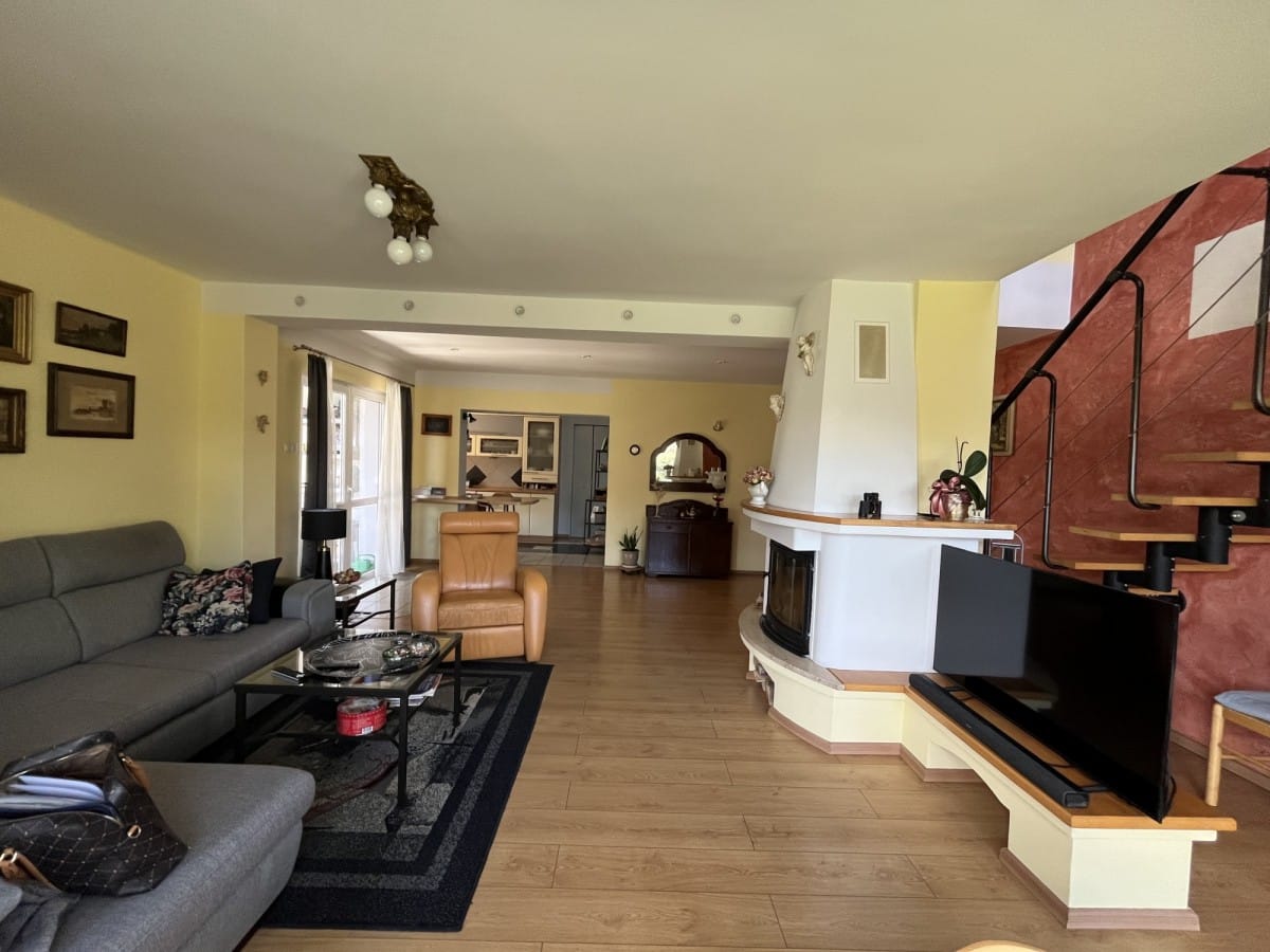 Dom 5 pokojowe na Sprzedaż