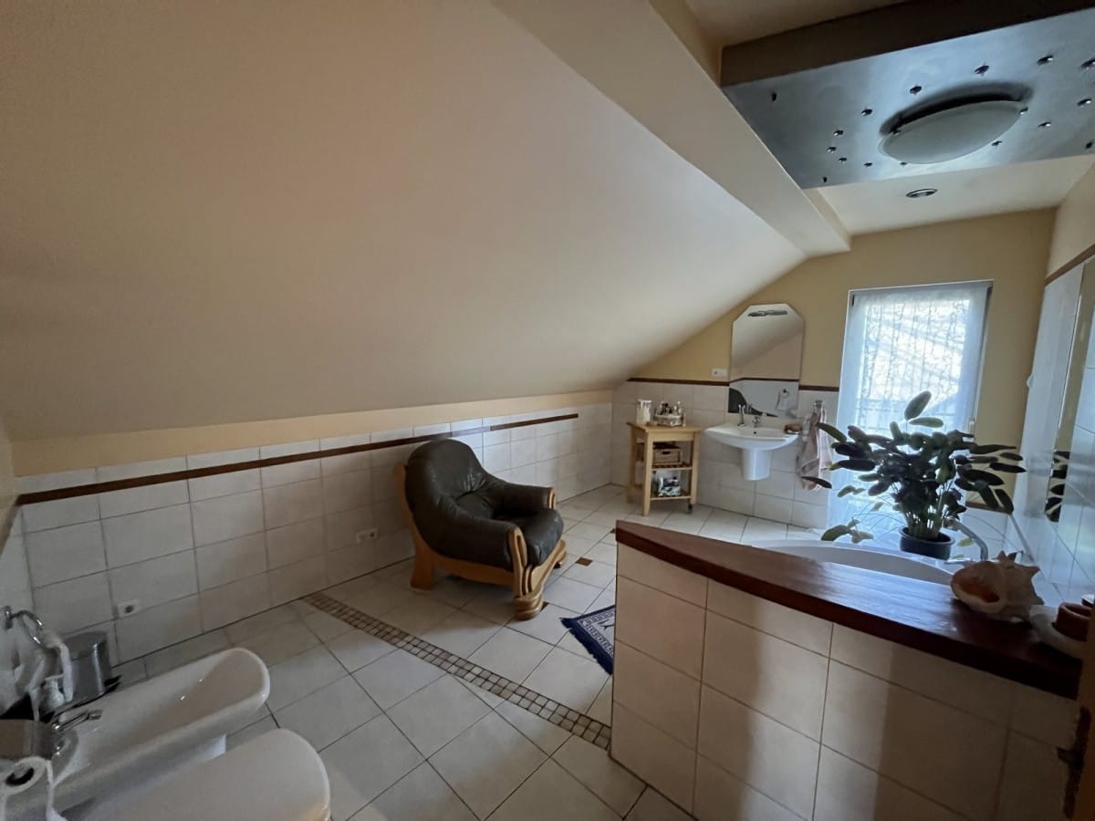 Dom 5 pokojowe na Sprzedaż