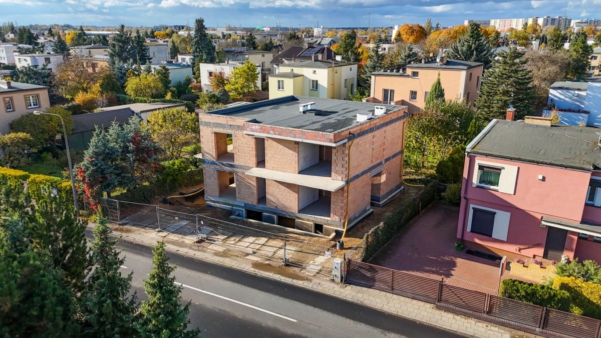 Dom 10 pokojowe na Sprzedaż