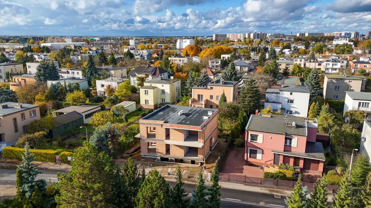 Dom 10 pokojowe na Sprzedaż