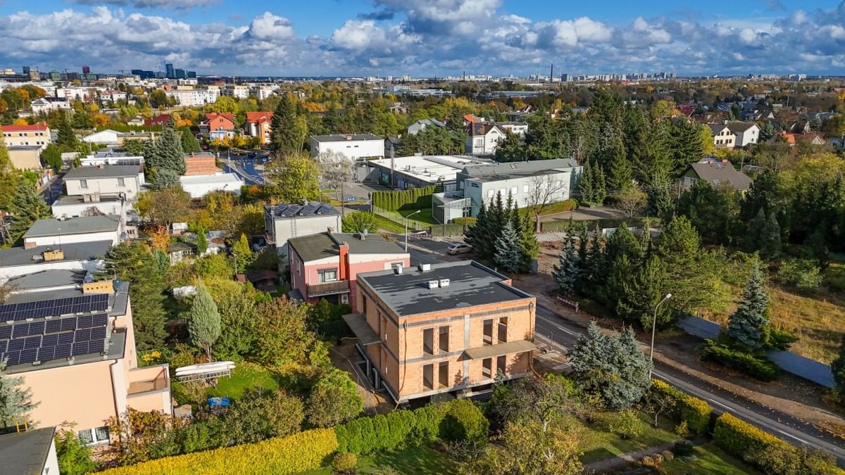 Dom 10 pokojowe na Sprzedaż