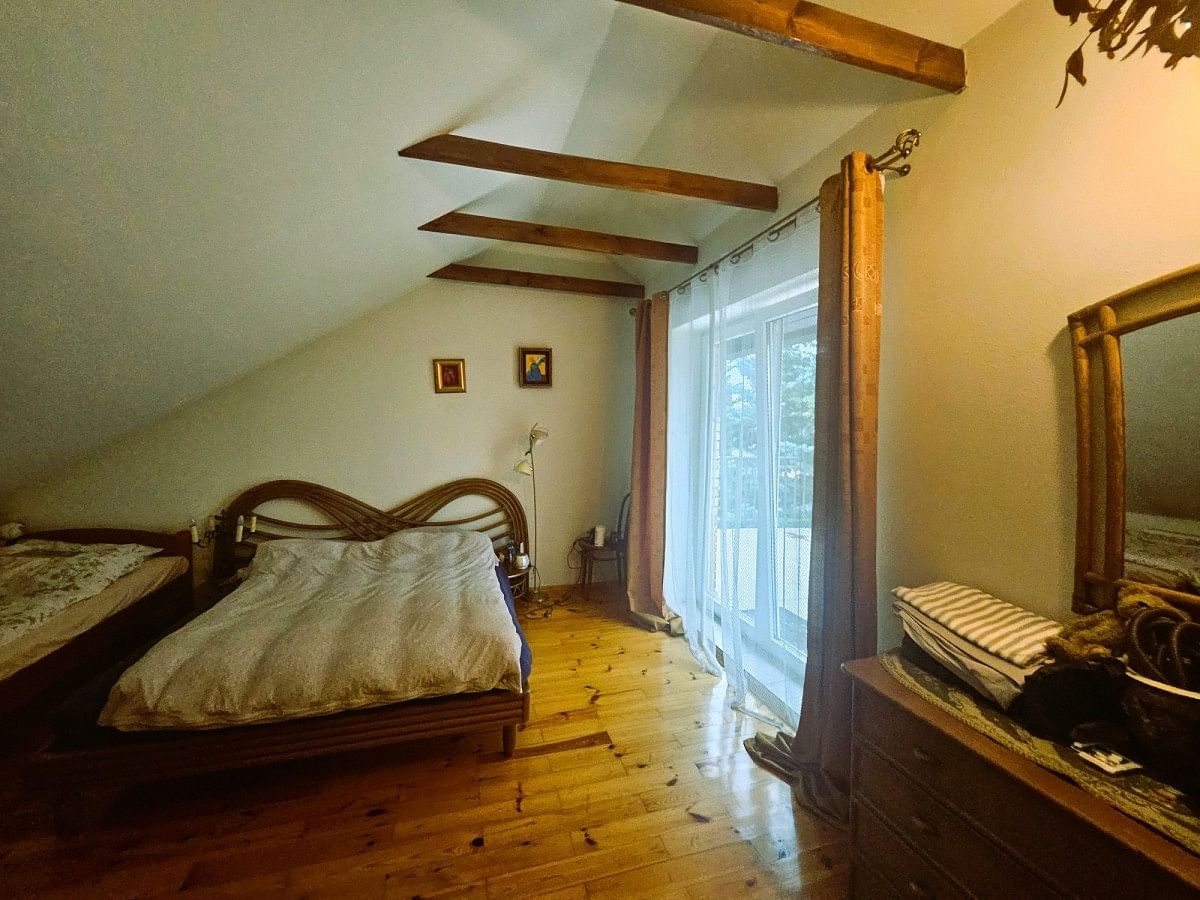 Dom 8 pokojowe na Sprzedaż