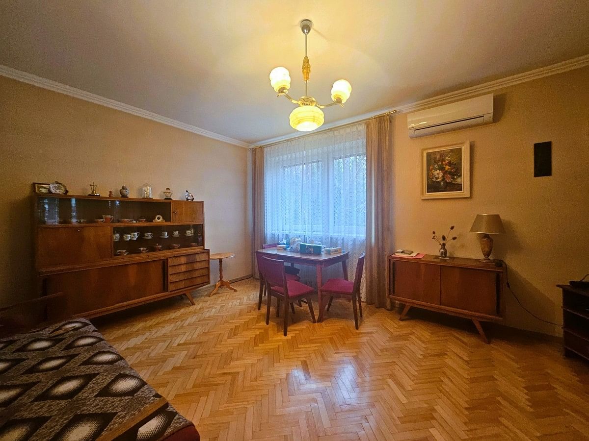Dom 8 pokojowe na Sprzedaż