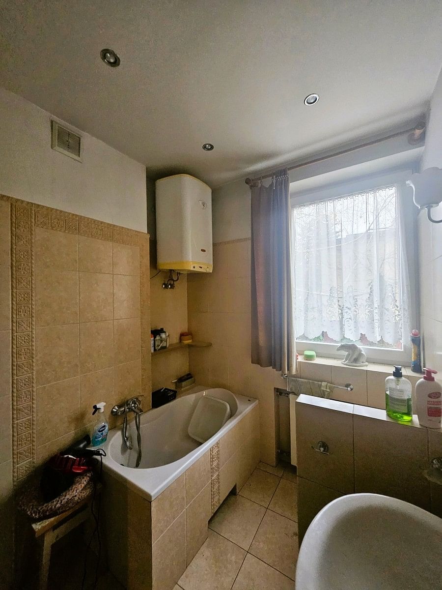 Dom 8 pokojowe na Sprzedaż