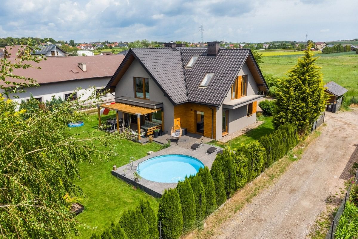Dom 6 pokojowe na Sprzedaż