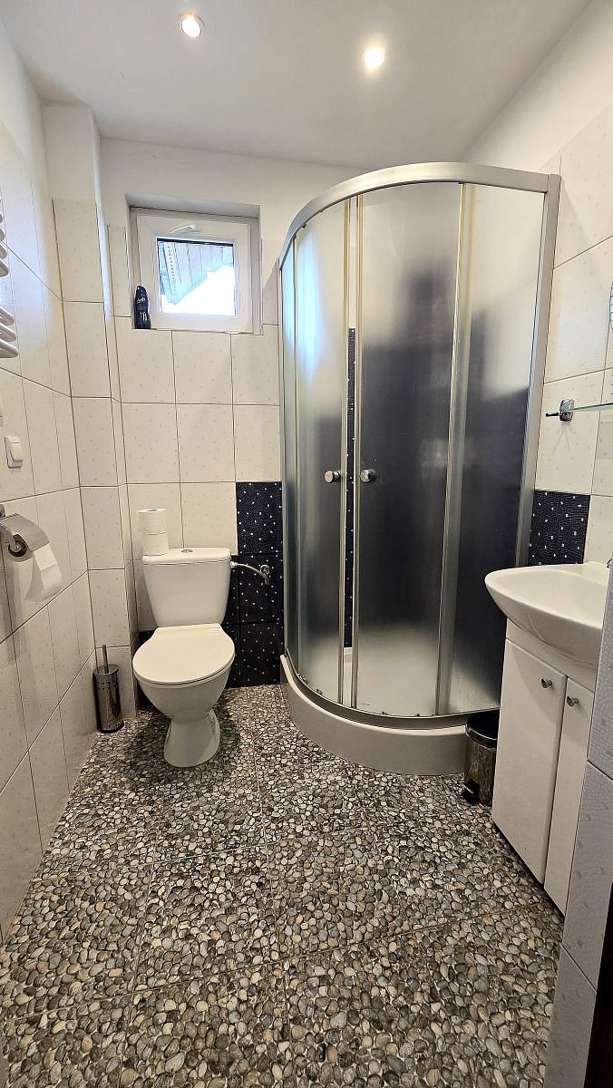 Dom 10 pokojowe na Sprzedaż