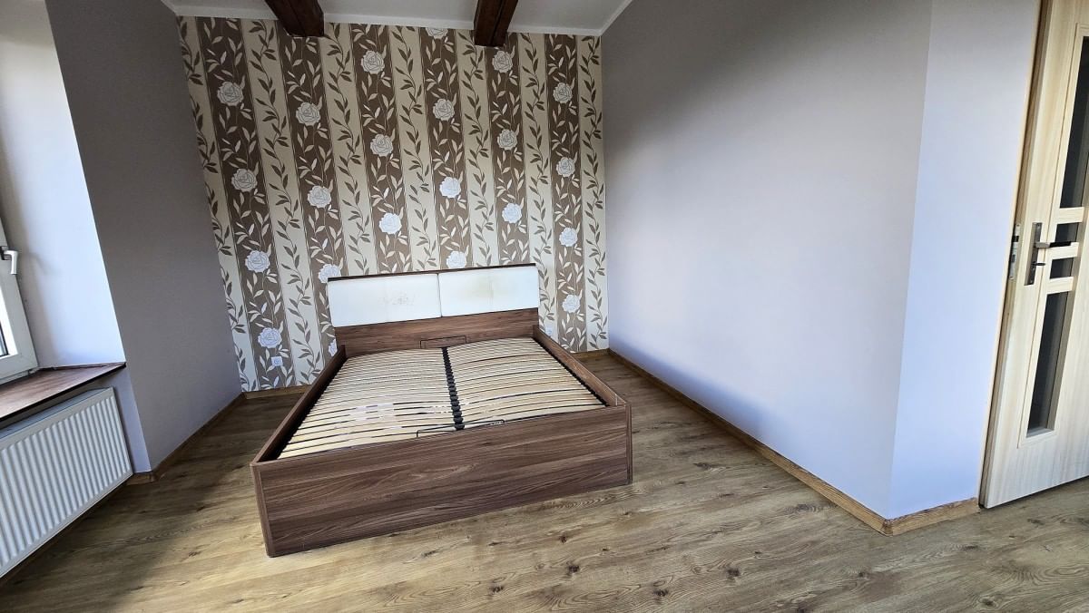 Dom 6 pokojowe na Sprzedaż