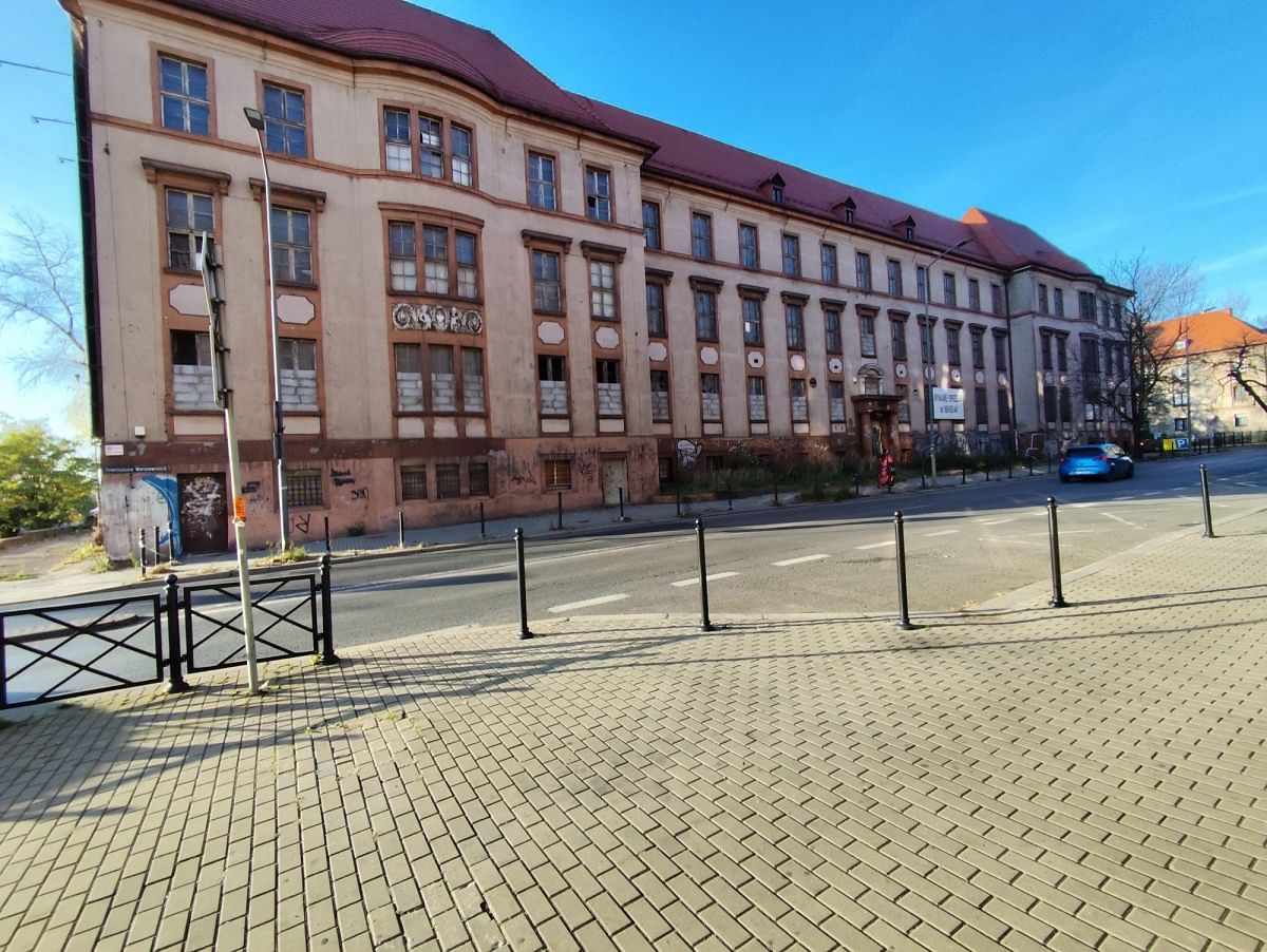 Lokal użytkowy  pokojowe na Sprzedaż