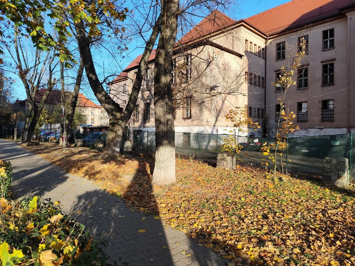 Lokal użytkowy  pokojowe na Sprzedaż