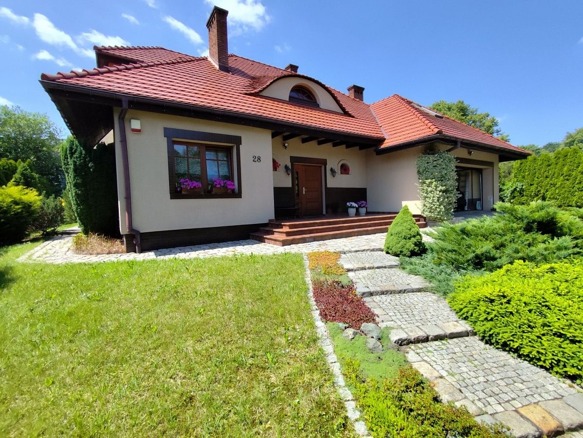 Dom 6 pokojowe na Sprzedaż