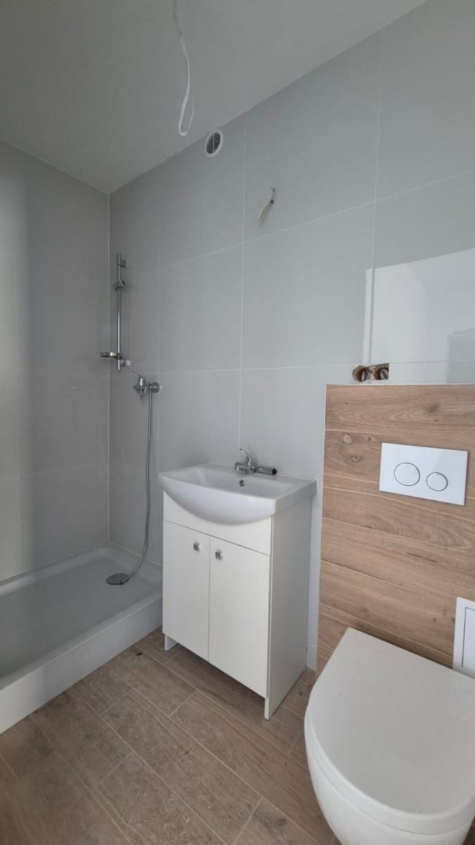 Dom 14 pokojowe na Sprzedaż