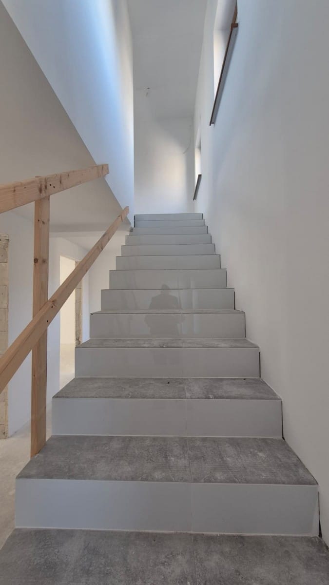 Dom 14 pokojowe na Sprzedaż