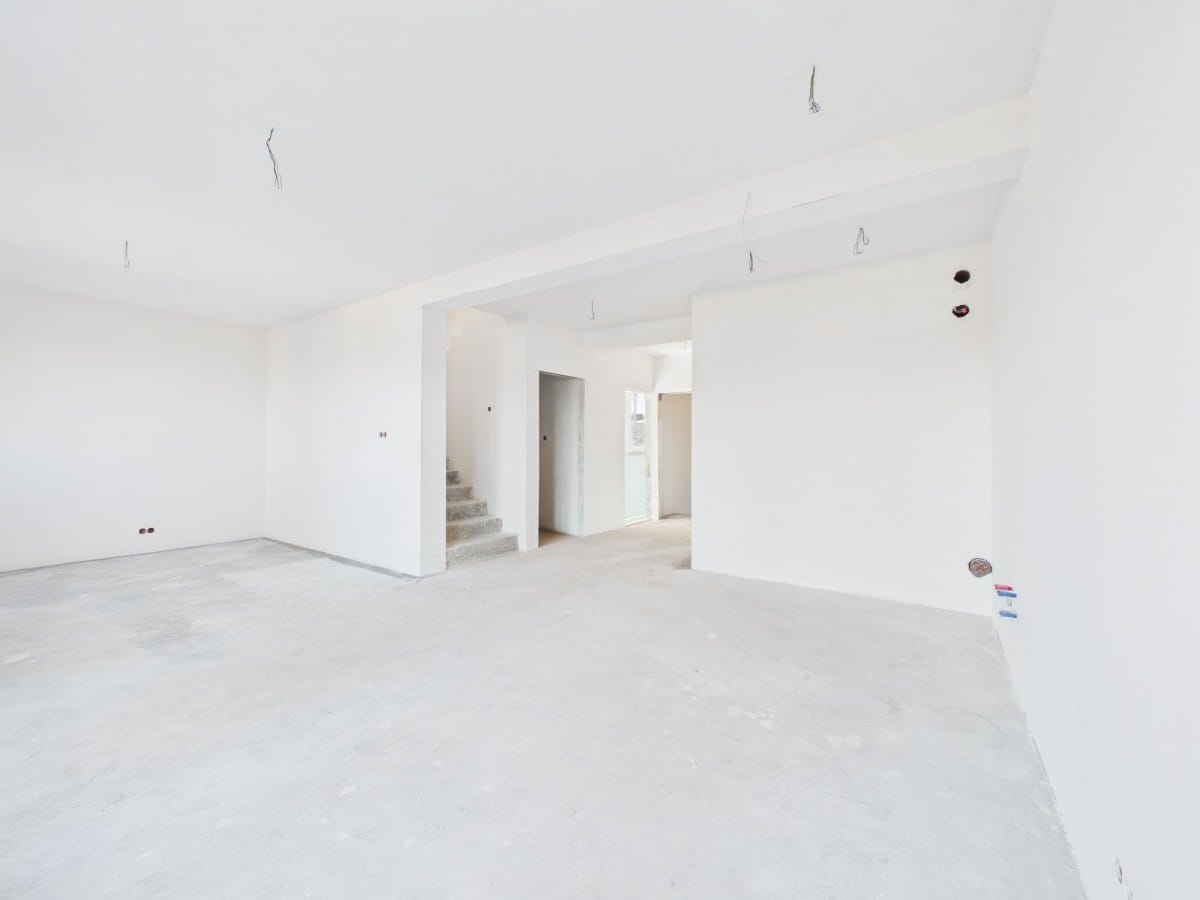 Dom 6 pokojowe na Sprzedaż