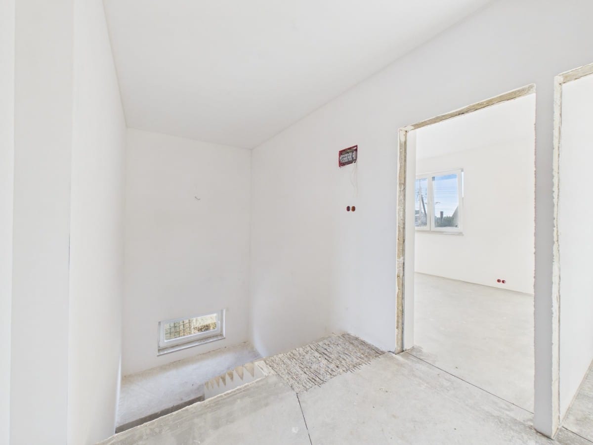 Dom 6 pokojowe na Sprzedaż