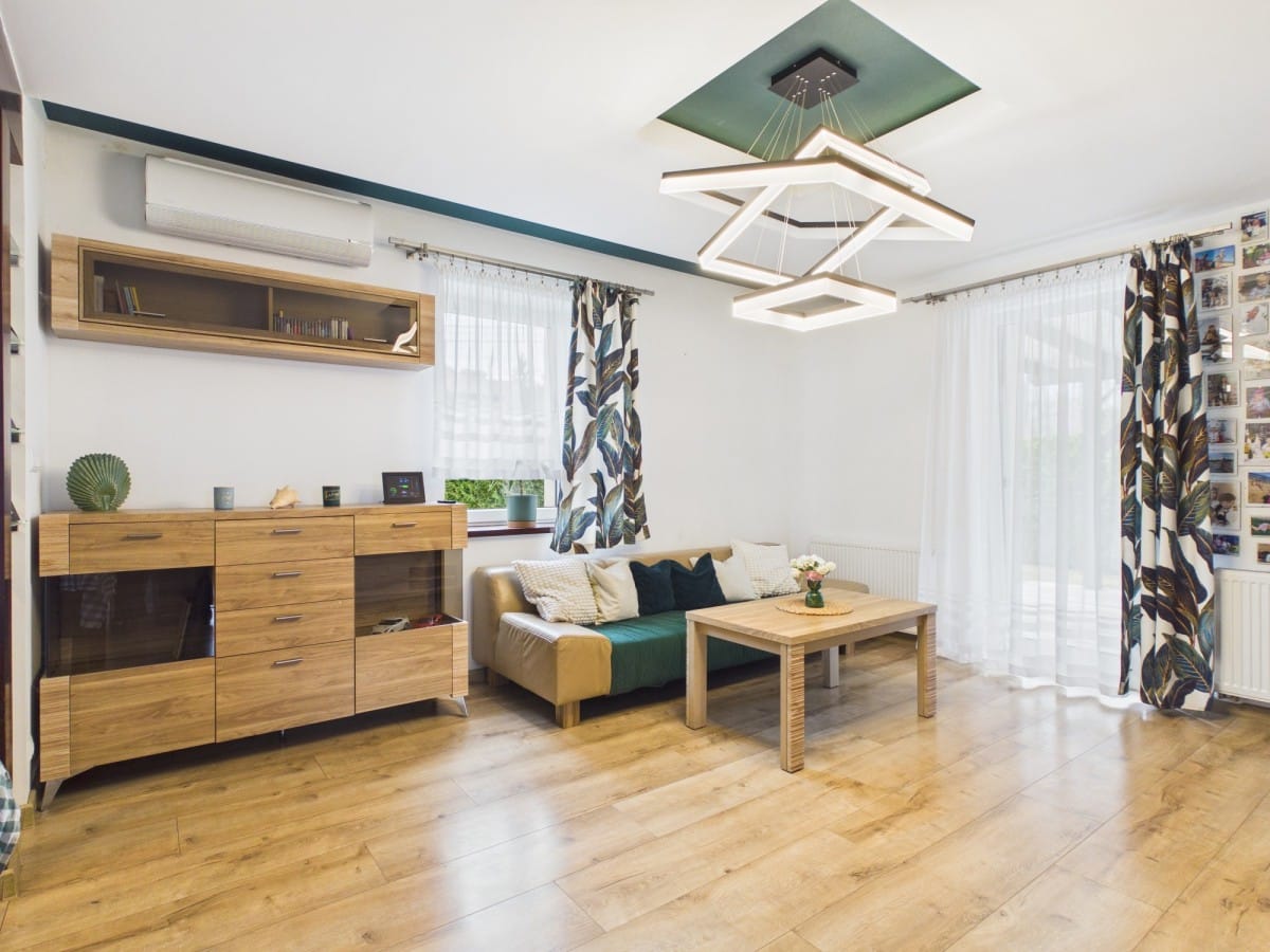 Dom 7 pokojowe na Sprzedaż