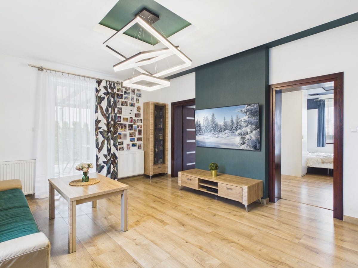 Dom 7 pokojowe na Sprzedaż