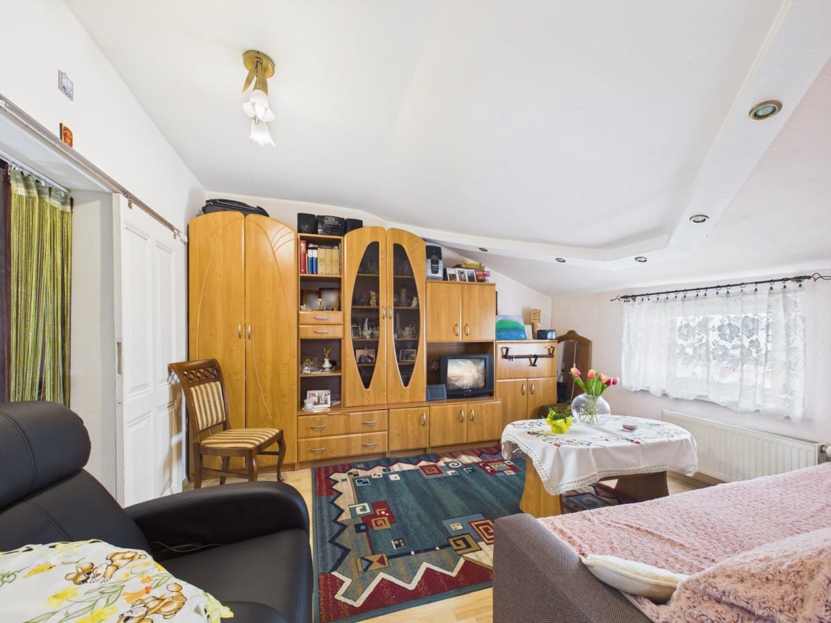 Dom 6 pokojowe na Sprzedaż