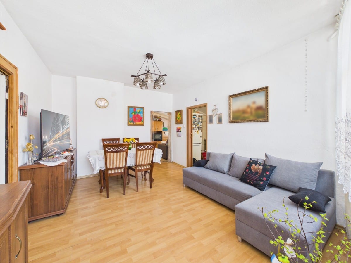 Dom 6 pokojowe na Sprzedaż