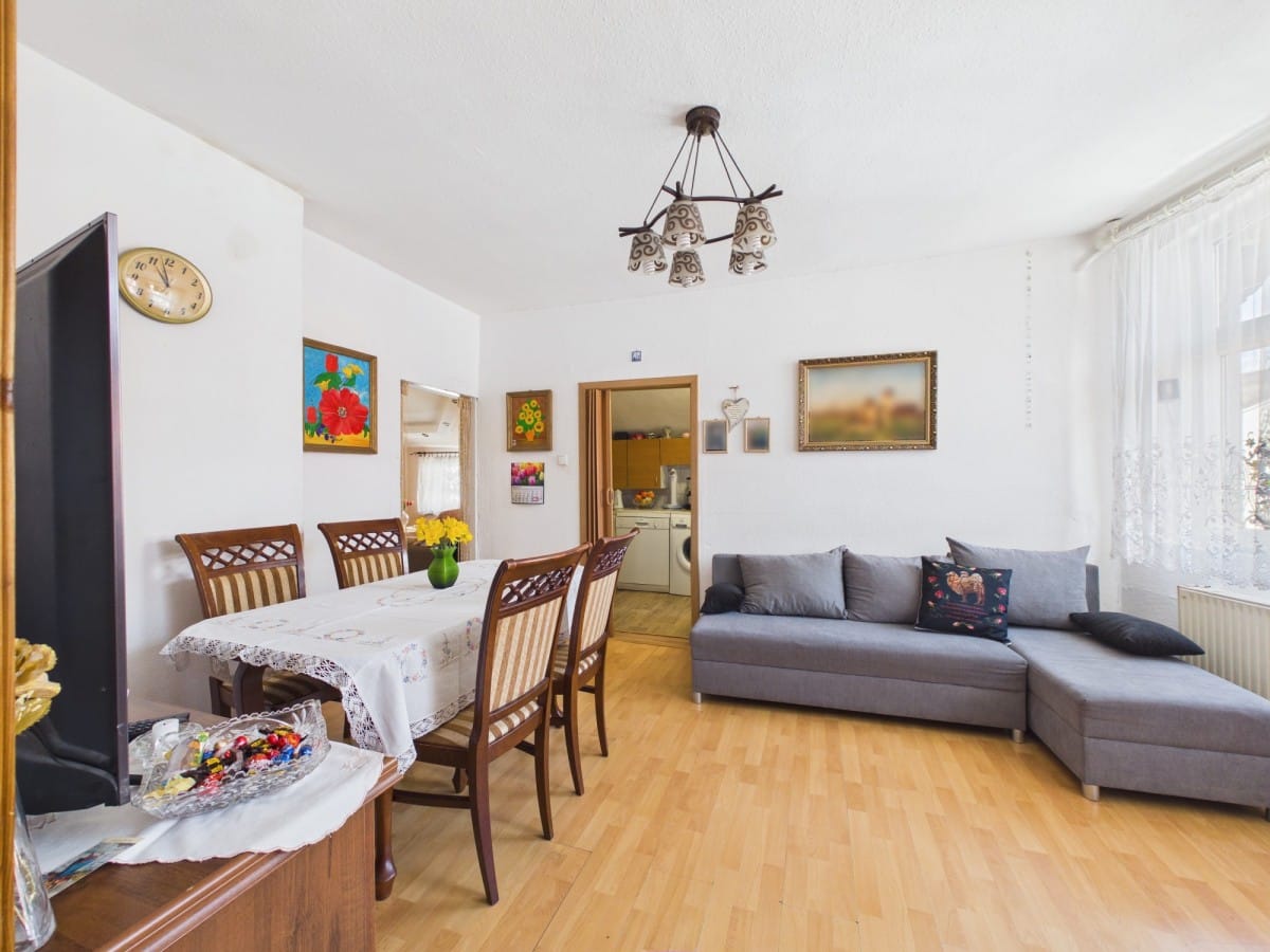 Dom 6 pokojowe na Sprzedaż