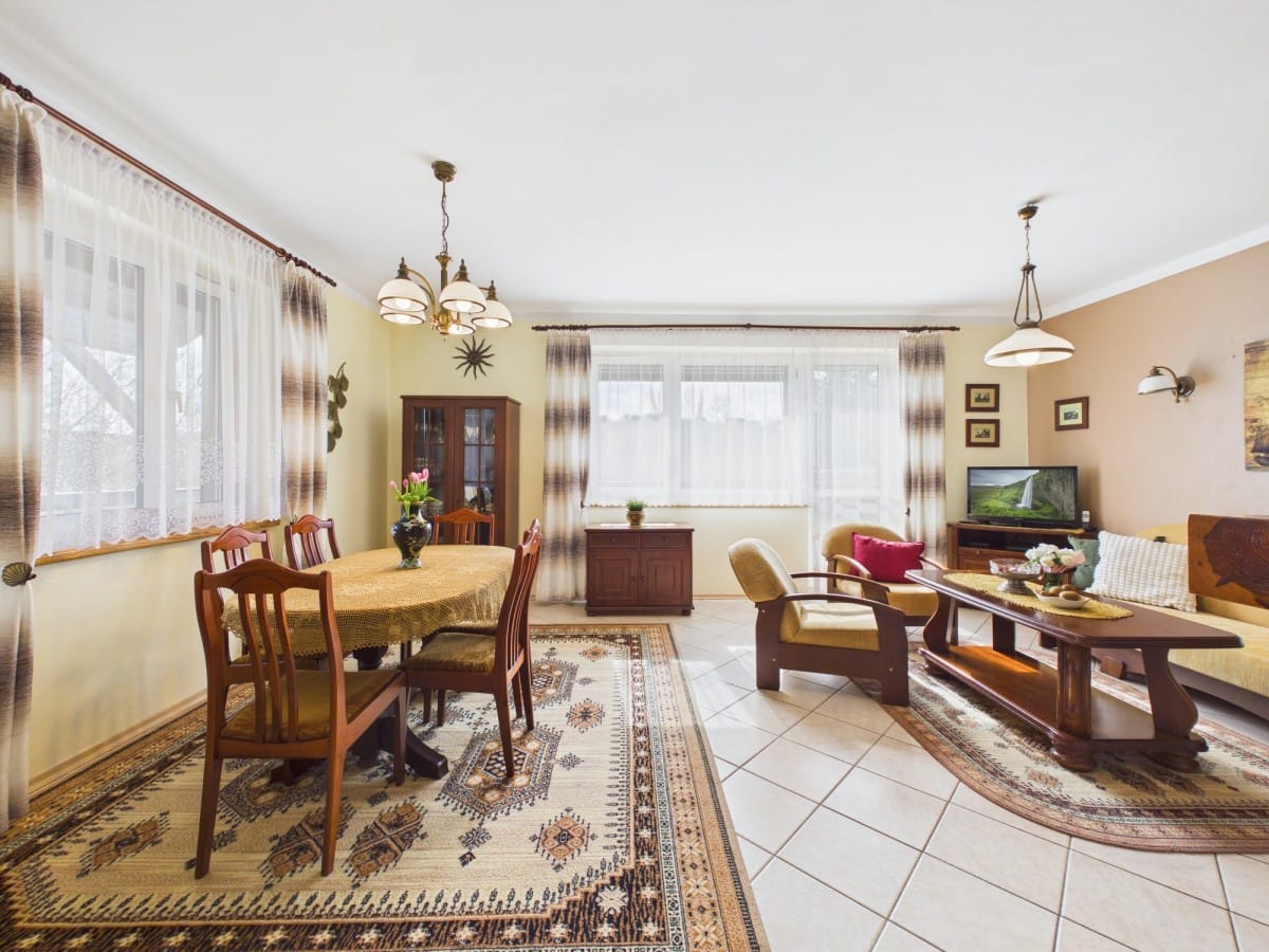 Dom 5 pokojowe na Sprzedaż