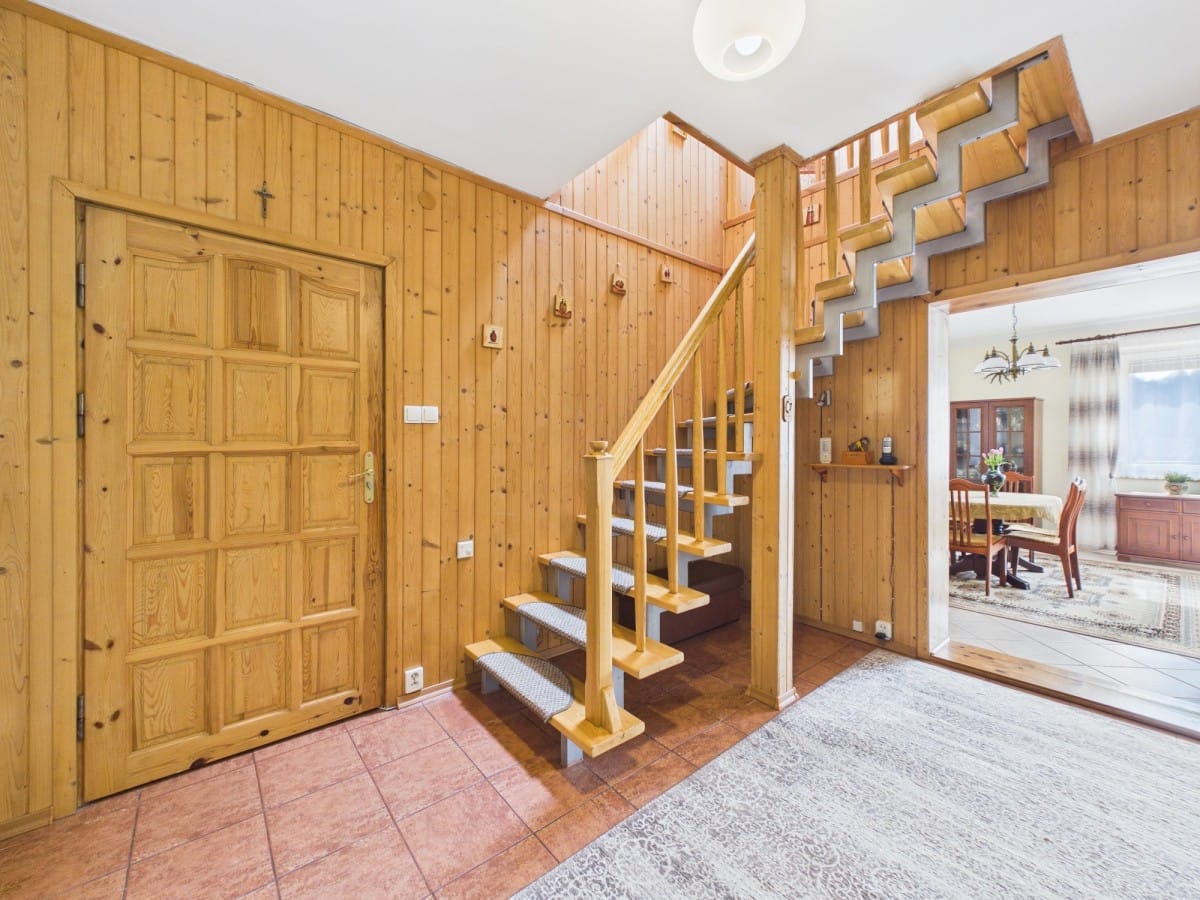 Dom 5 pokojowe na Sprzedaż