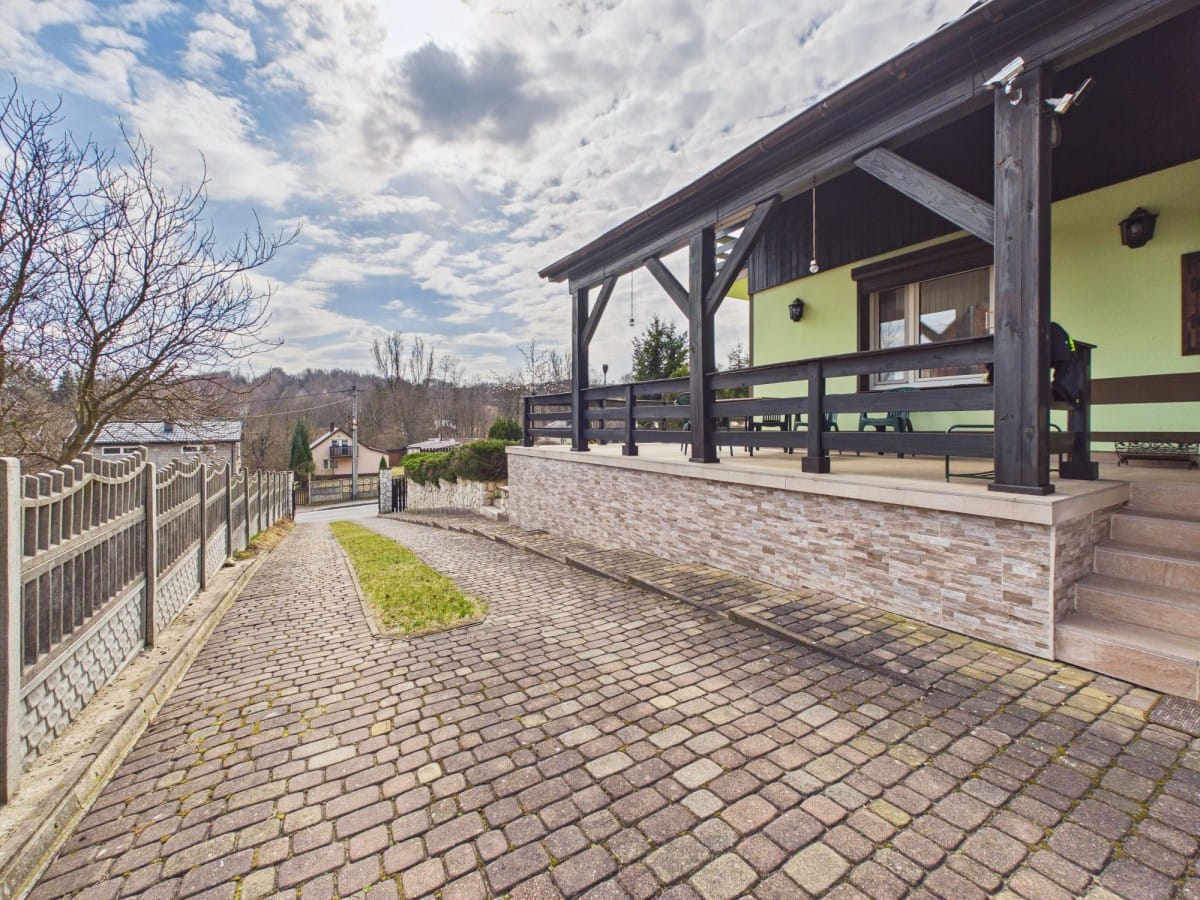 Dom 5 pokojowe na Sprzedaż