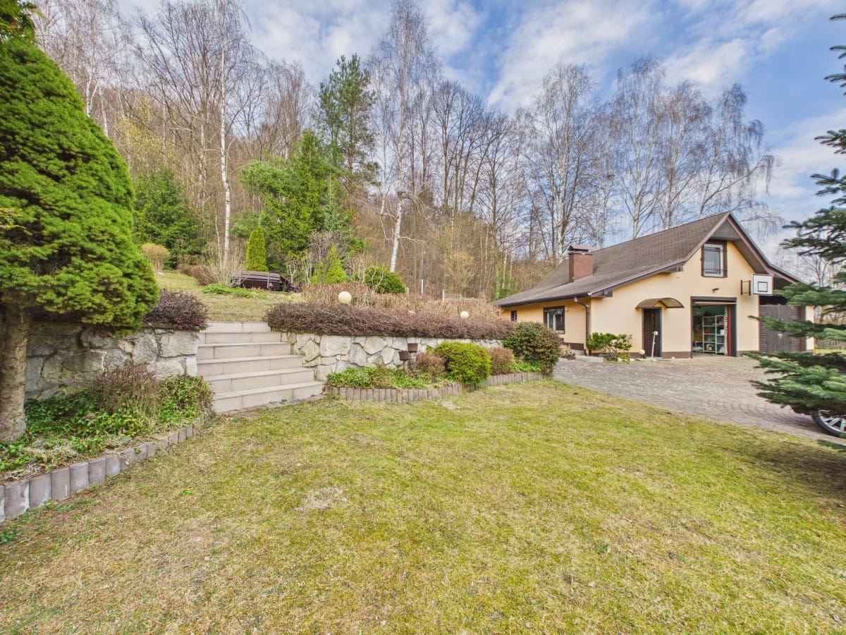 Dom 5 pokojowe na Sprzedaż