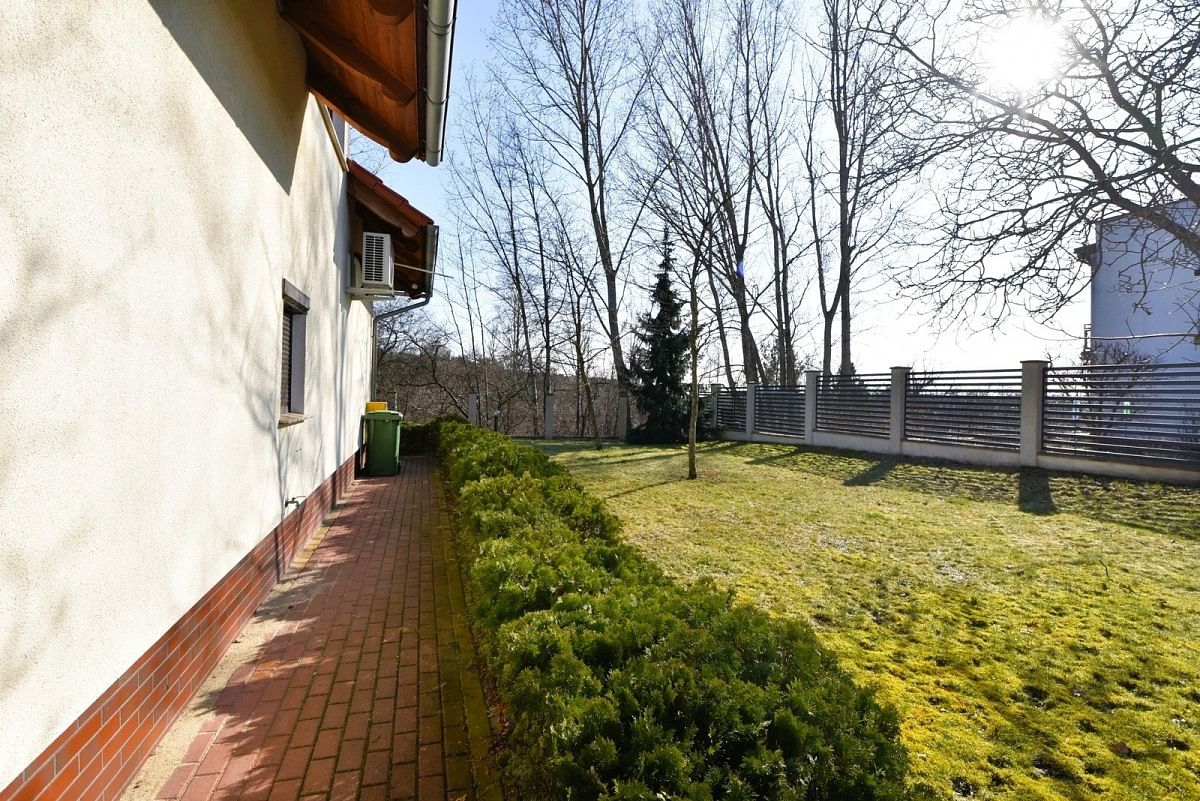Lokal użytkowy  pokojowe na Sprzedaż