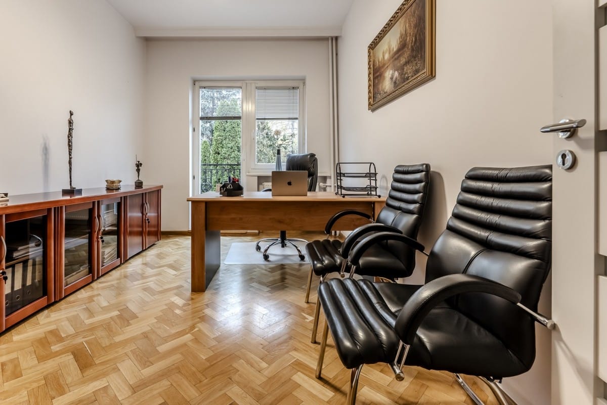 Dom 10 pokojowe na Sprzedaż