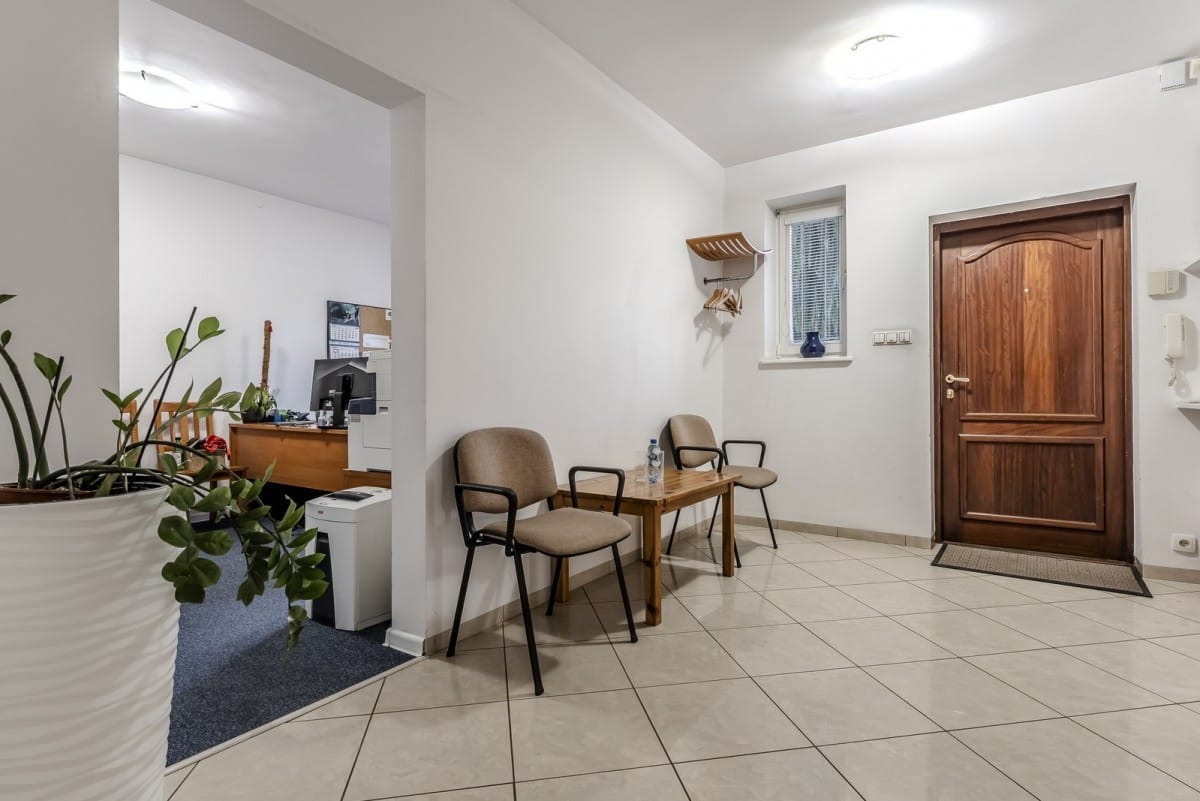 Dom 10 pokojowe na Sprzedaż