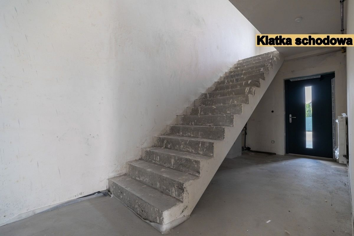 Dom 14 pokojowe na Sprzedaż