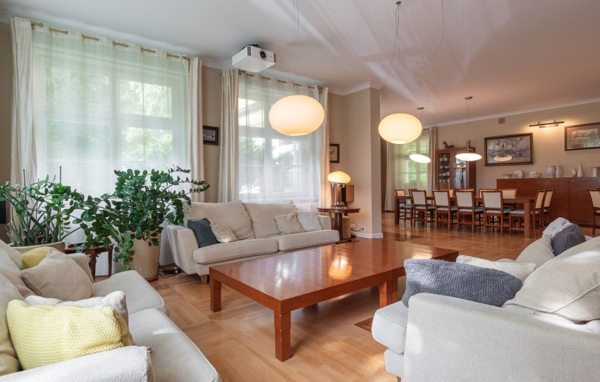 Dom 8 pokojowe na Sprzedaż