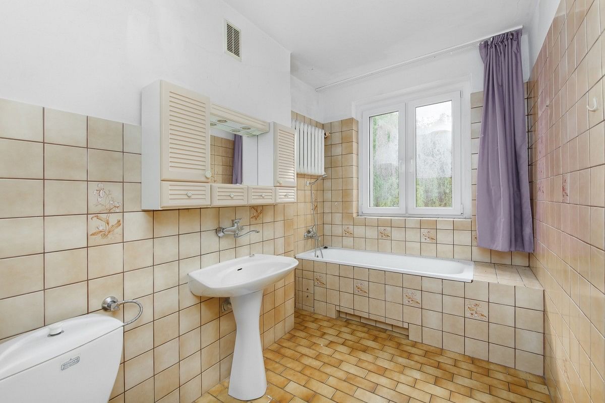 Dom 6 pokojowe na Sprzedaż