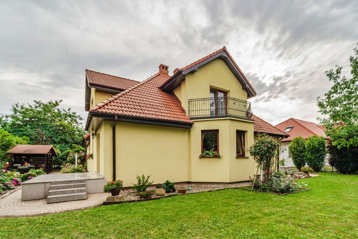 Dom 10 pokojowe na Sprzedaż