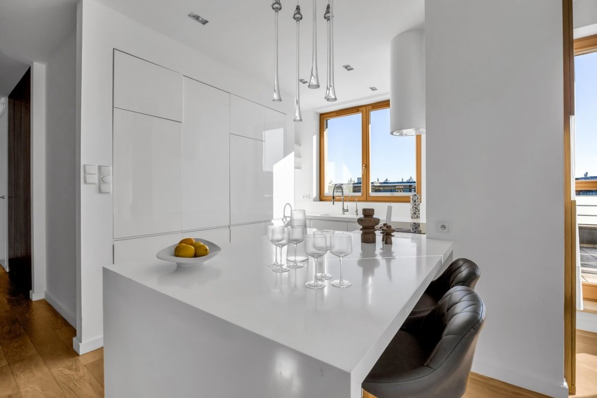 Mieszkanie 5 pokojowe na Sprzedaż