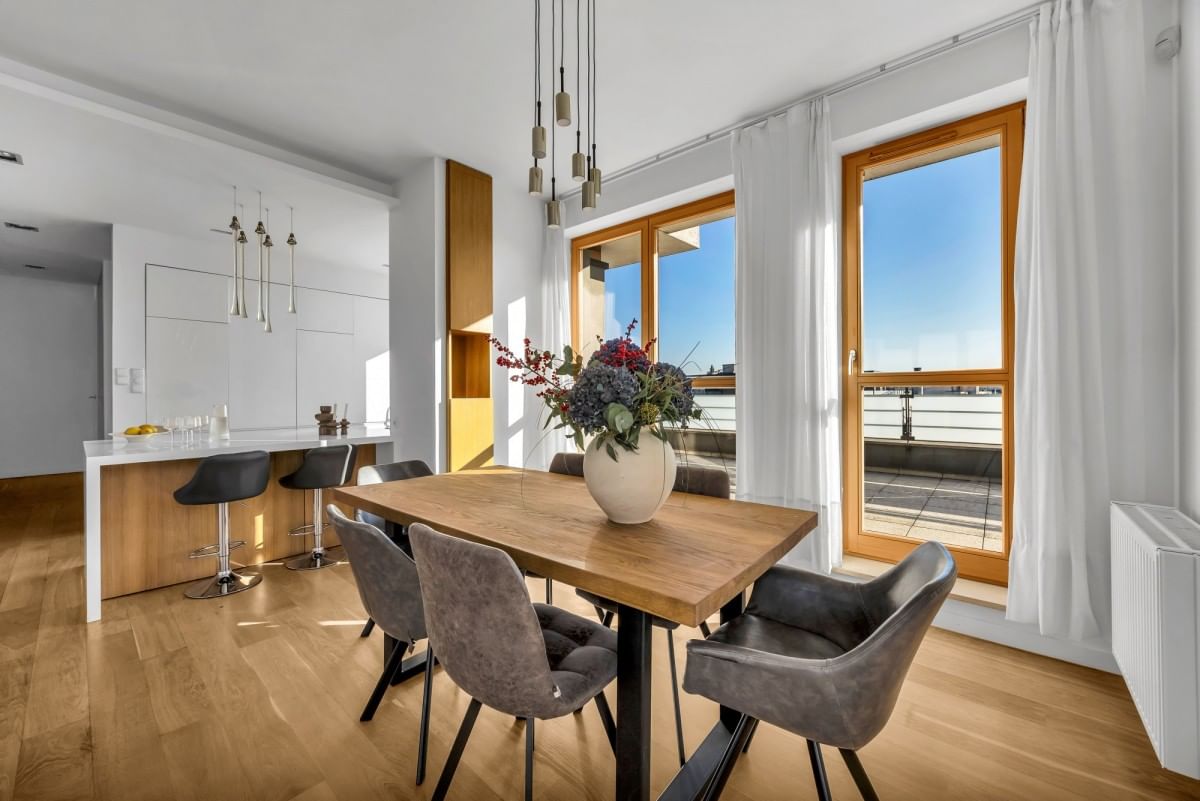 Mieszkanie 5 pokojowe na Sprzedaż