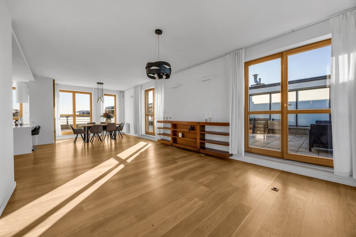 Mieszkanie 5 pokojowe na Sprzedaż