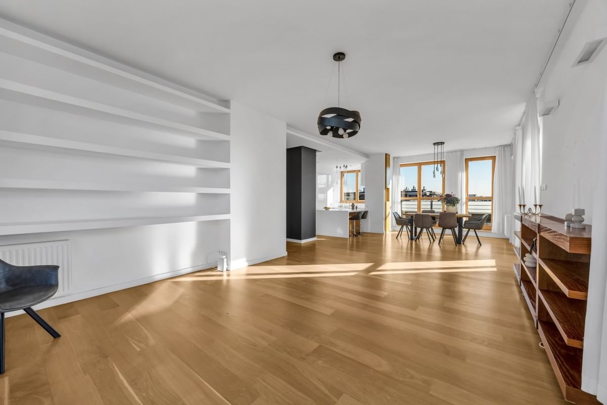 Mieszkanie 5 pokojowe na Sprzedaż