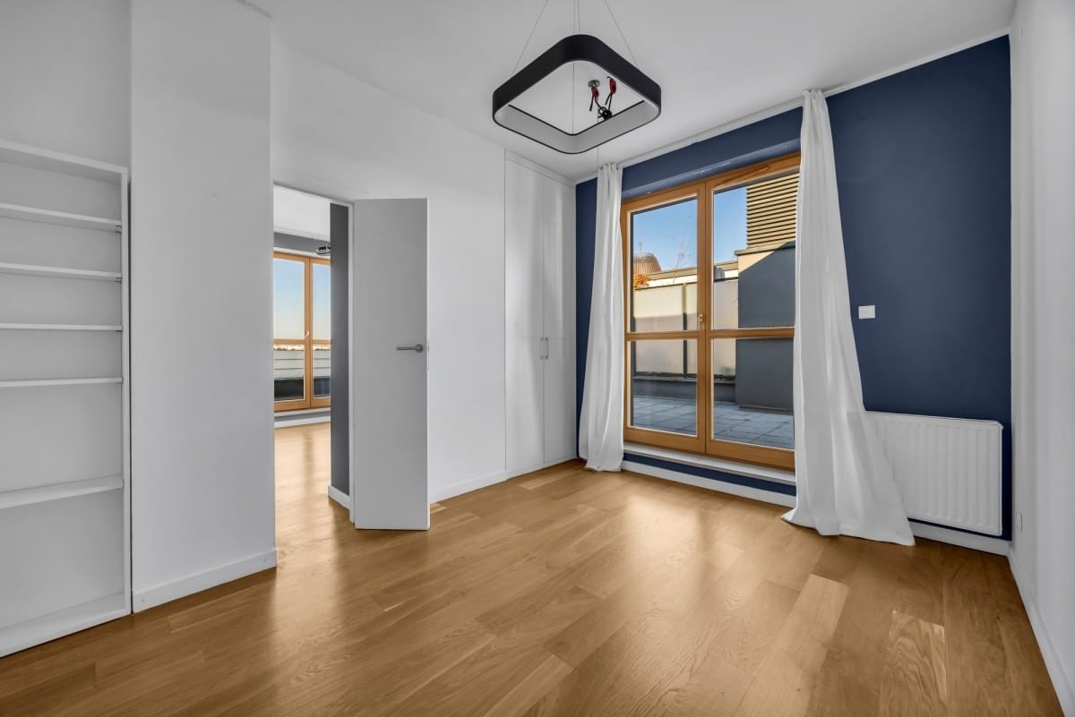 Mieszkanie 5 pokojowe na Sprzedaż