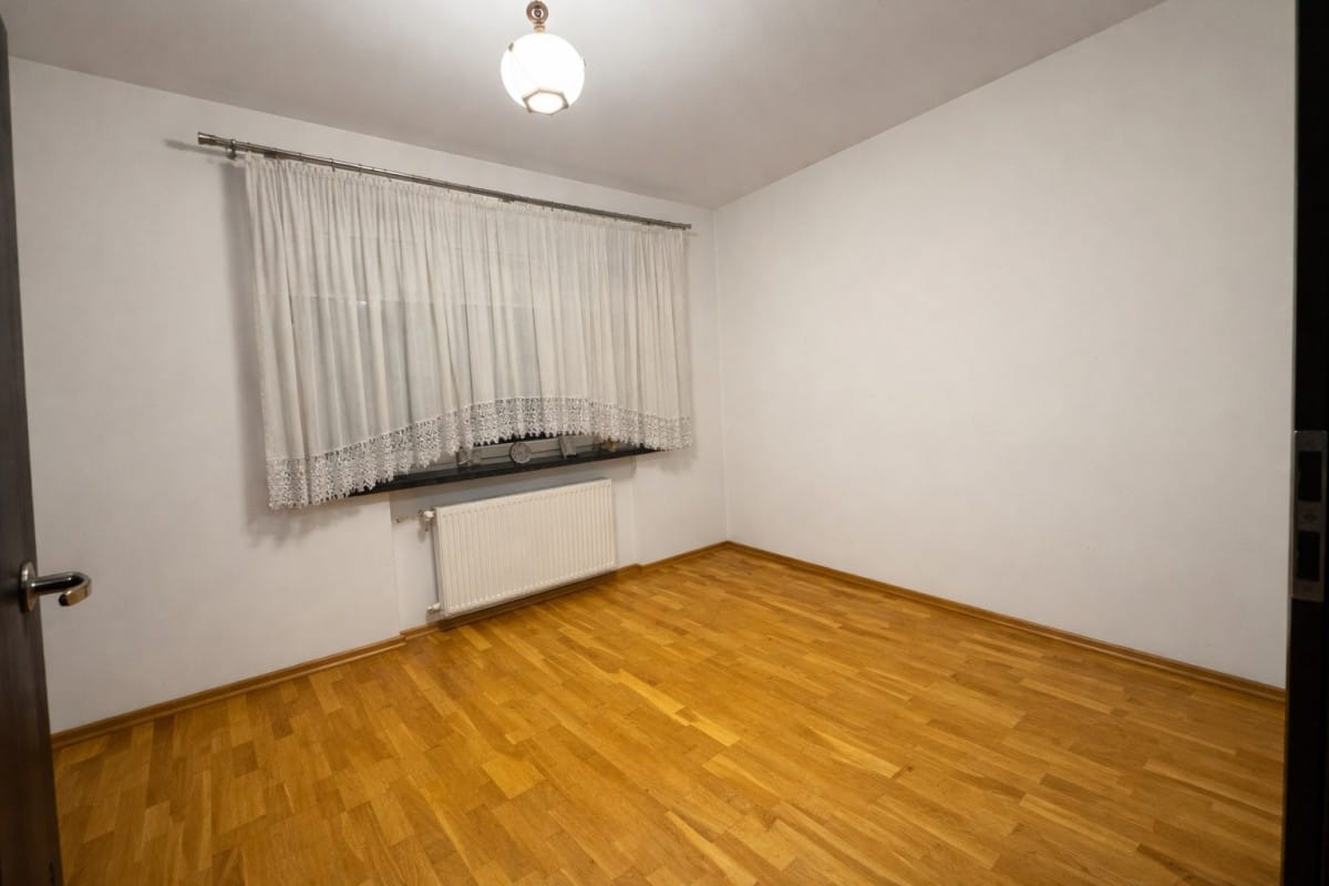 Dom 7 pokojowe na Sprzedaż