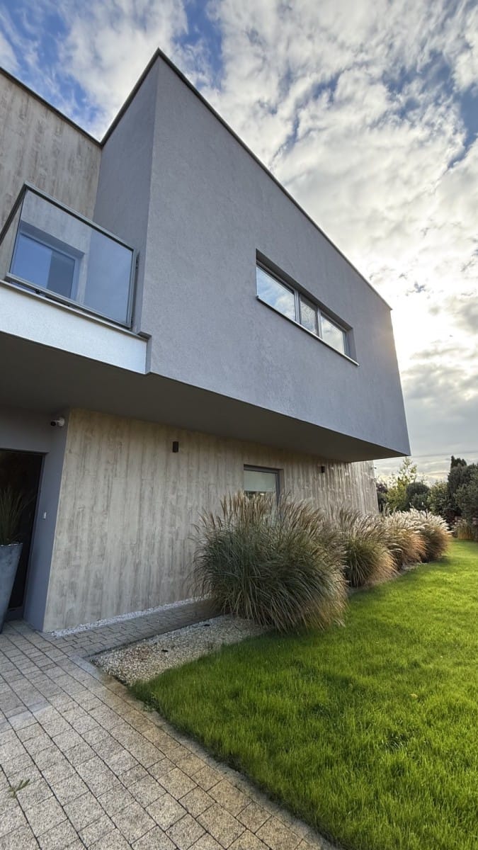 Dom 7 pokojowe na Sprzedaż