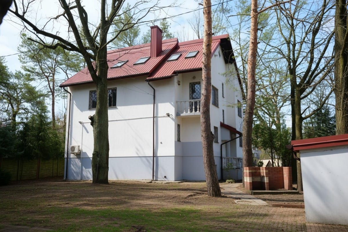 Dom 16 pokojowe na Sprzedaż