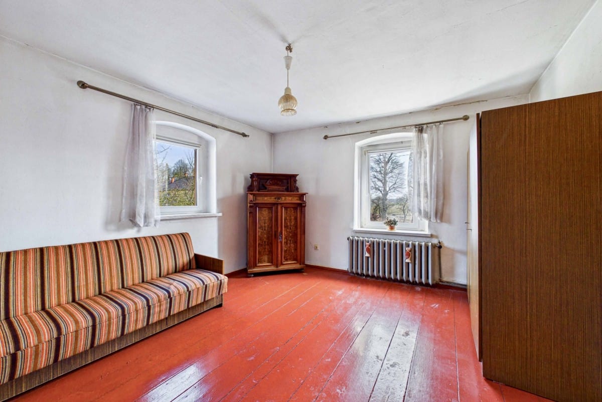 Dom 8 pokojowe na Sprzedaż