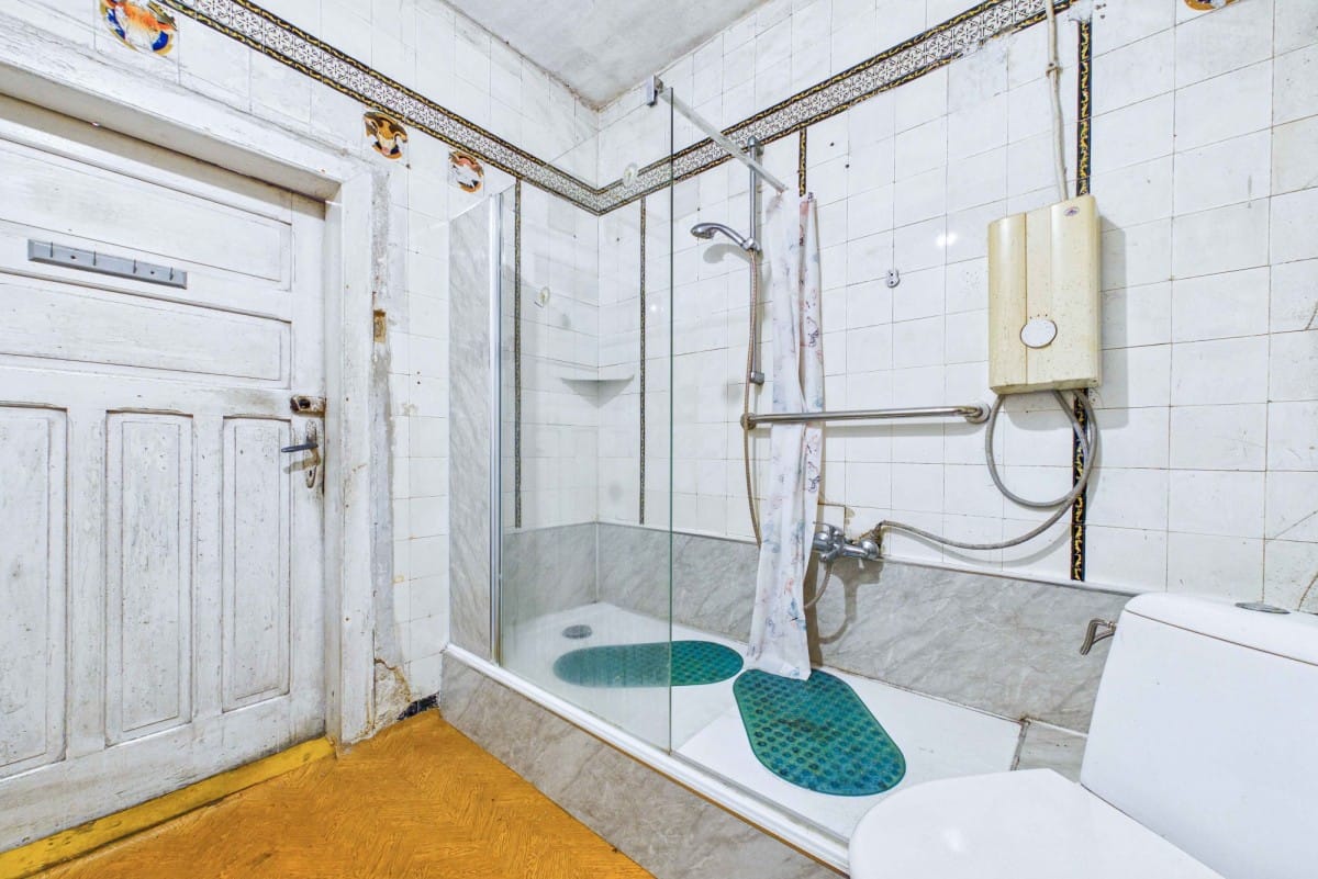 Dom 8 pokojowe na Sprzedaż