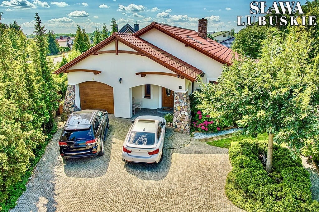 Dom 6 pokojowe na Sprzedaż