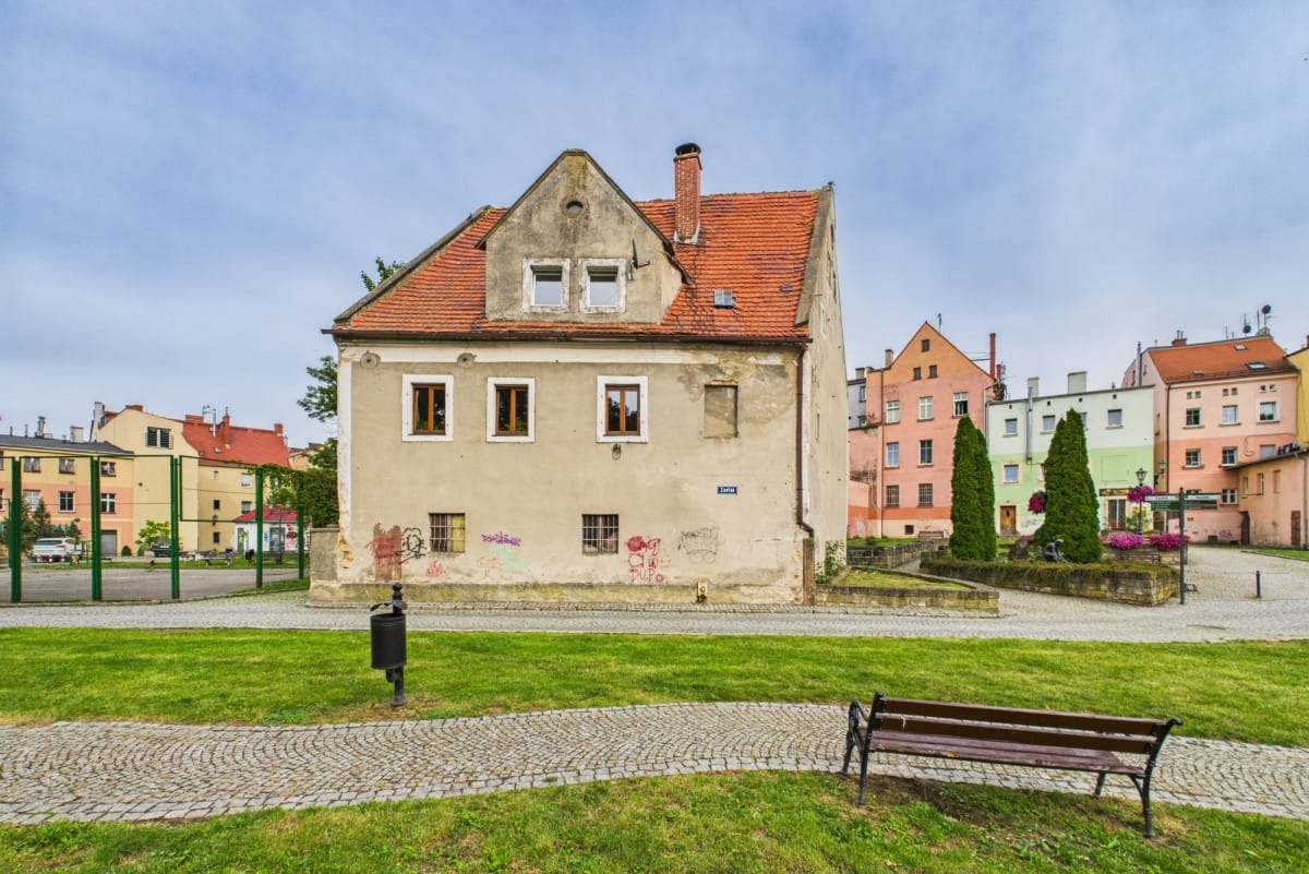 Dom 6 pokojowe na Sprzedaż