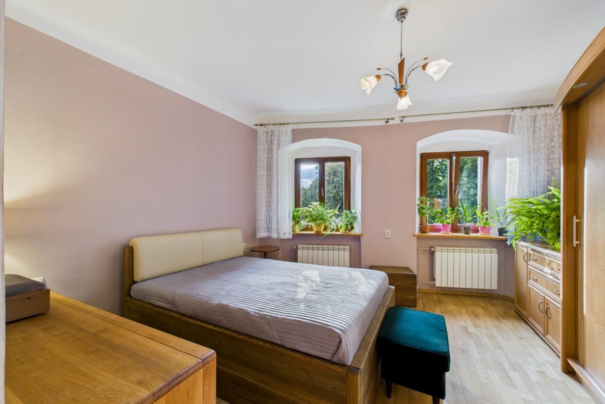 Dom 6 pokojowe na Sprzedaż