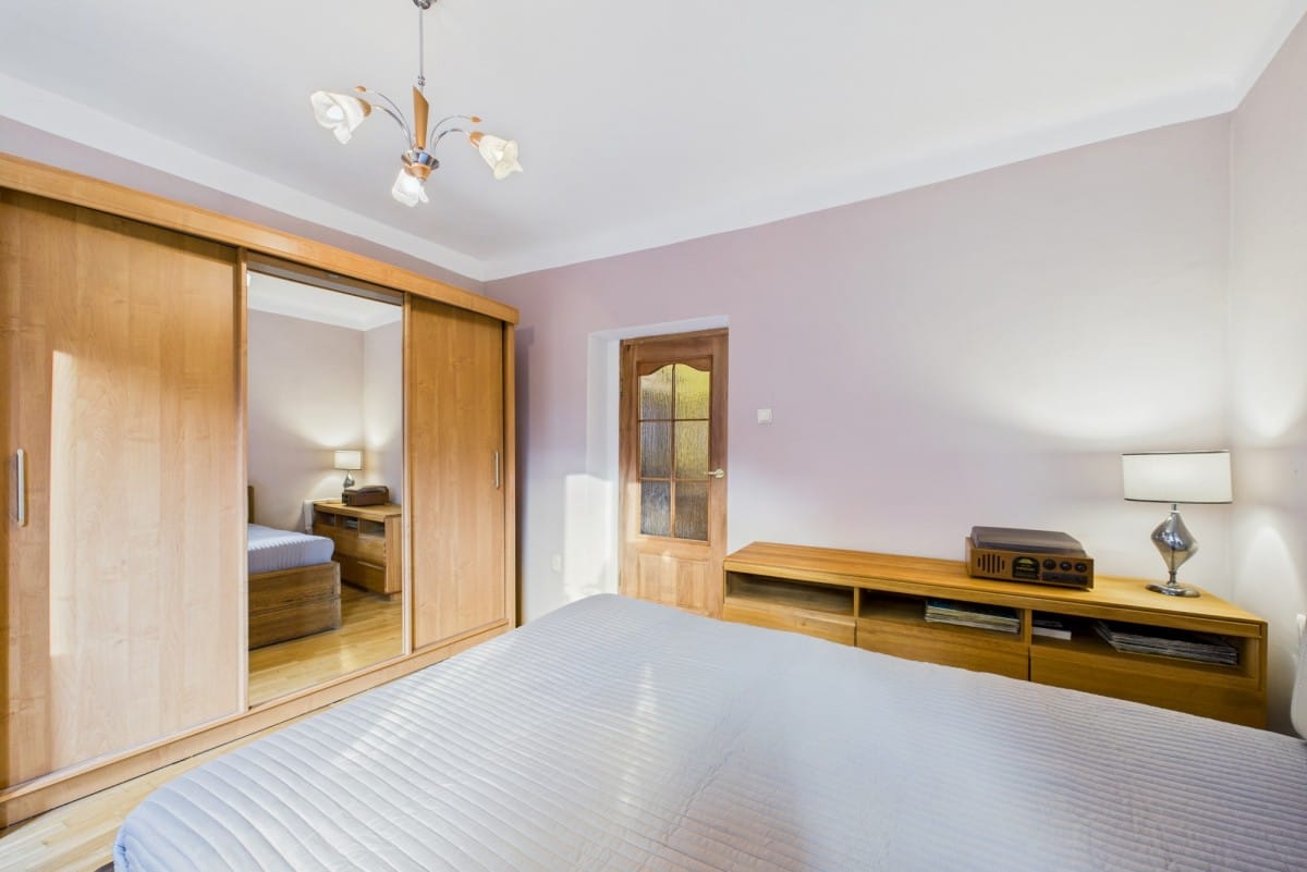 Dom 6 pokojowe na Sprzedaż