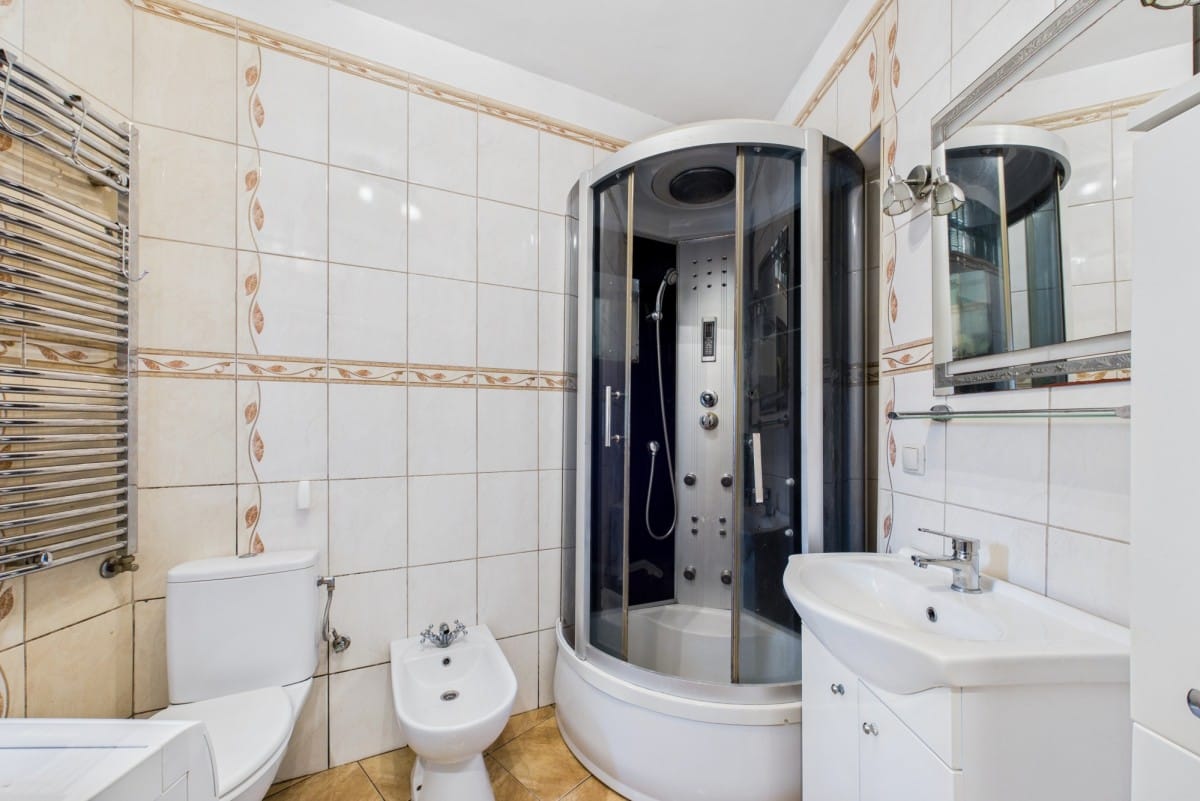 Dom 6 pokojowe na Sprzedaż