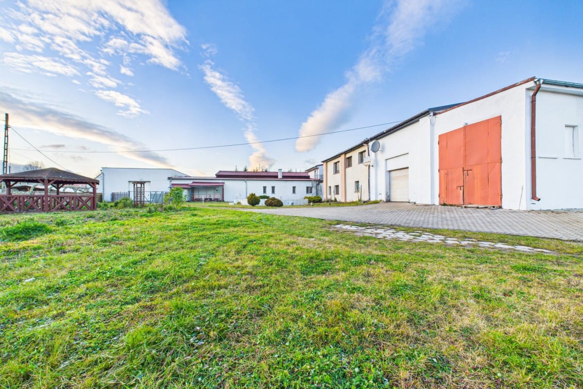 Lokal użytkowy  pokojowe na Sprzedaż